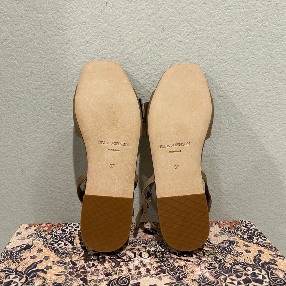 Ulla Johnson Sofia Leather Buckle Flat Sandals in Sand, Size 37, New in Box